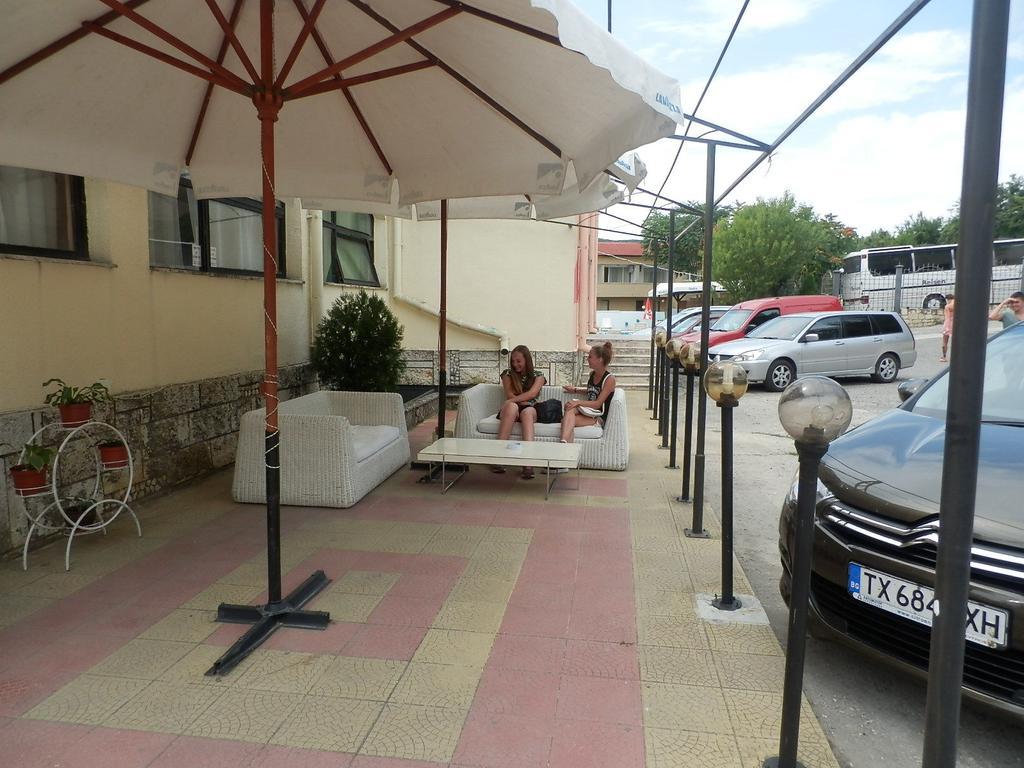 Olimpia Supersnab Hotel Balcic Exterior foto