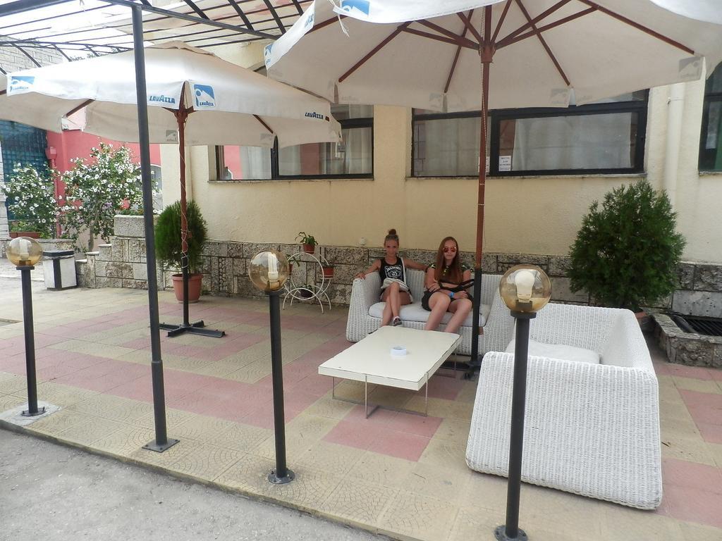 Olimpia Supersnab Hotel Balcic Exterior foto