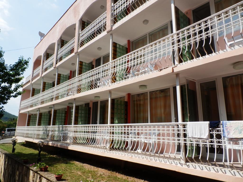 Olimpia Supersnab Hotel Balcic Exterior foto